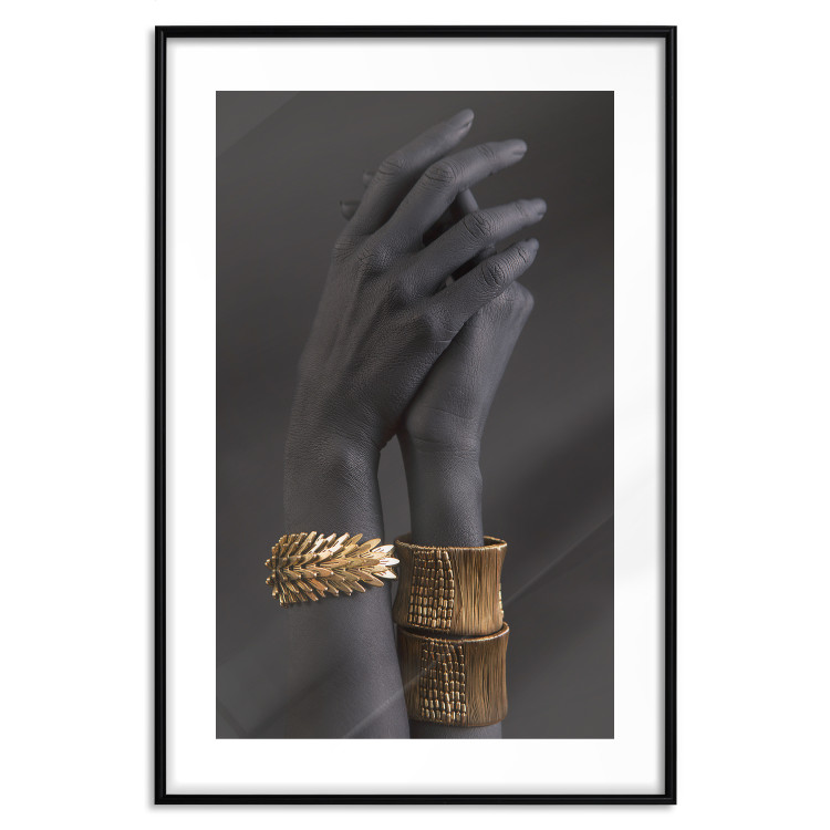 Poster Exotic Duet - black hands with golden accents on a dark background 130456 additionalImage 17