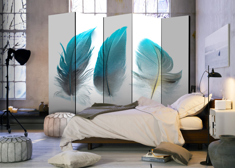 Room Separator Blue Feathers II - romantic blue feathers on light beige background 97966 additionalImage 4