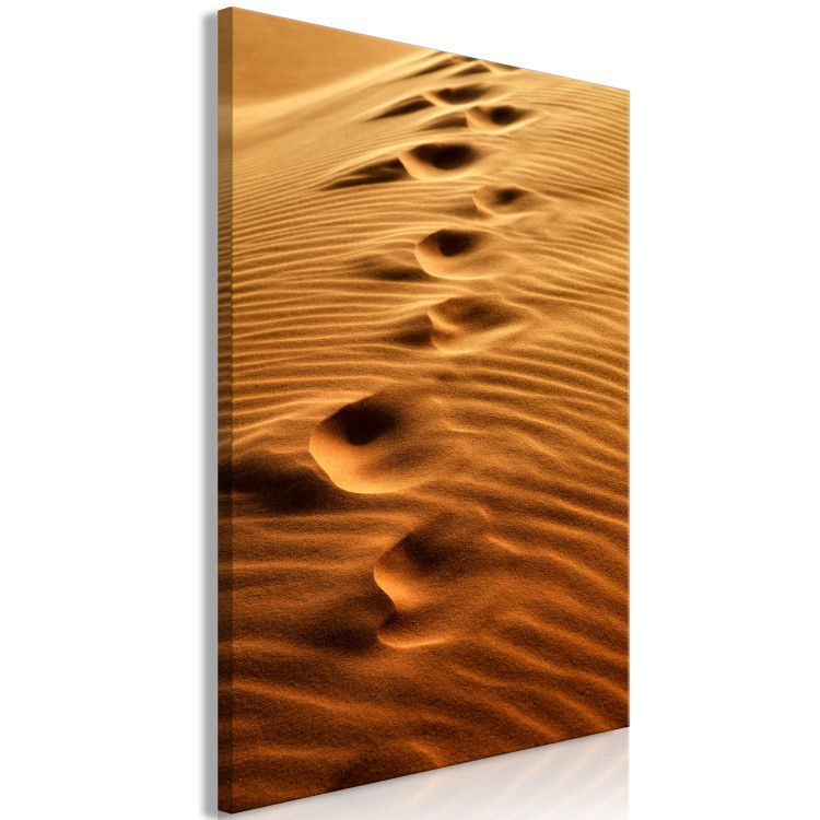 Canvas Road traveled - landscape with footprints in the desert sand 116476 additionalImage 2