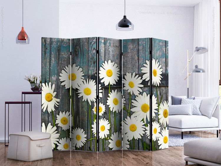 Folding Screen Return to Innocence II - composition of white daisies on a wooden plank background 133876 additionalImage 2