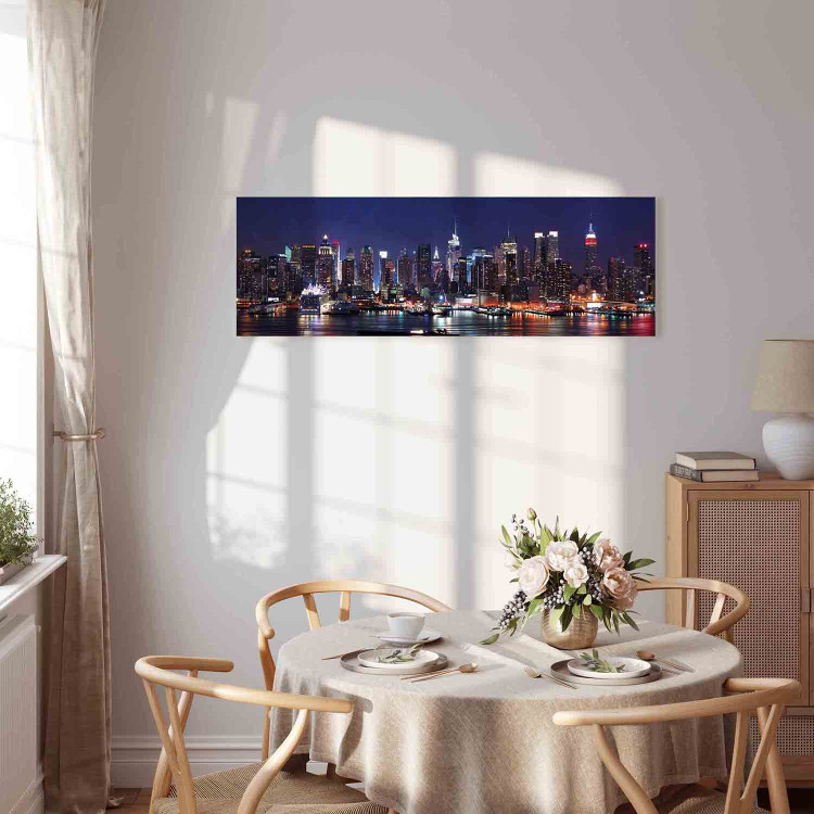 Canvas Art Print Nightlife (1-piece) - New York City skyline and skyscrapers over calm water 149076 additionalImage 5