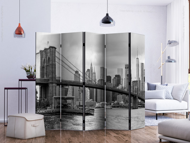 Folding Screen Road to Manhattan (Black and White) II (5-piece) - architecture 132607 additionalImage 2