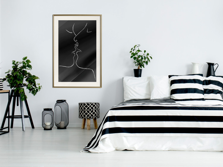 Wall Poster Gentle Kiss - romantic black and white line art with lovers 115227 additionalImage 21