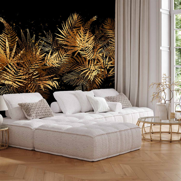 Photo Wallpaper Jungle and plume - golden tropical leaves motif on black background 143167