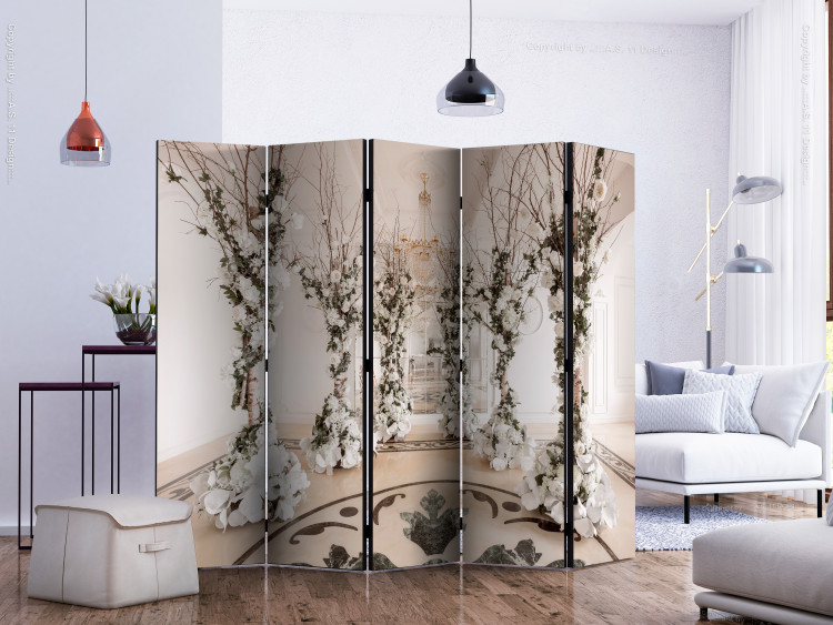 Room Divider Floral Chamber II - luxurious corridor and columns of white flowers 133997 additionalImage 2