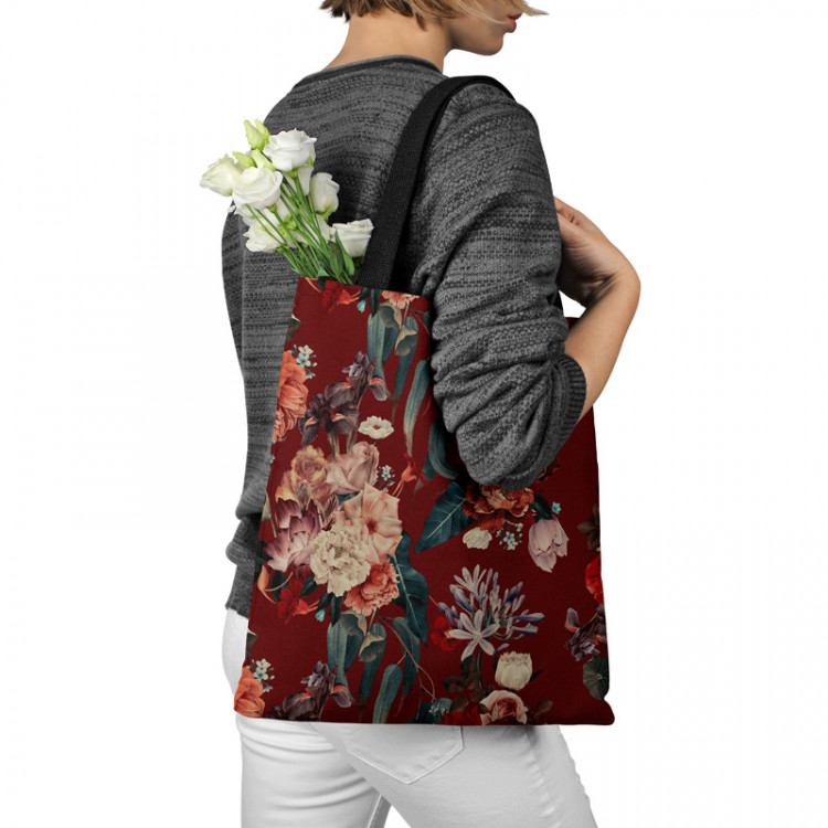 Shopping Bag Noble bouquet - composition of flowers on a burgundy background 147608 additionalImage 2