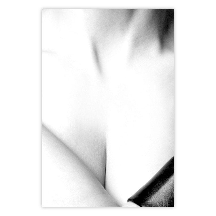 Wall Poster Grace - black and white photograph of female neckline and neck contours 123618