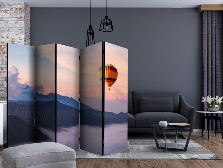 Folding Screen Worth Dreaming II (5-piece) - mountain landscape and balloon against the sky 124038 additionalImage 4