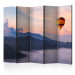 Folding Screen Worth Dreaming II (5-piece) - mountain landscape and balloon against the sky 124038