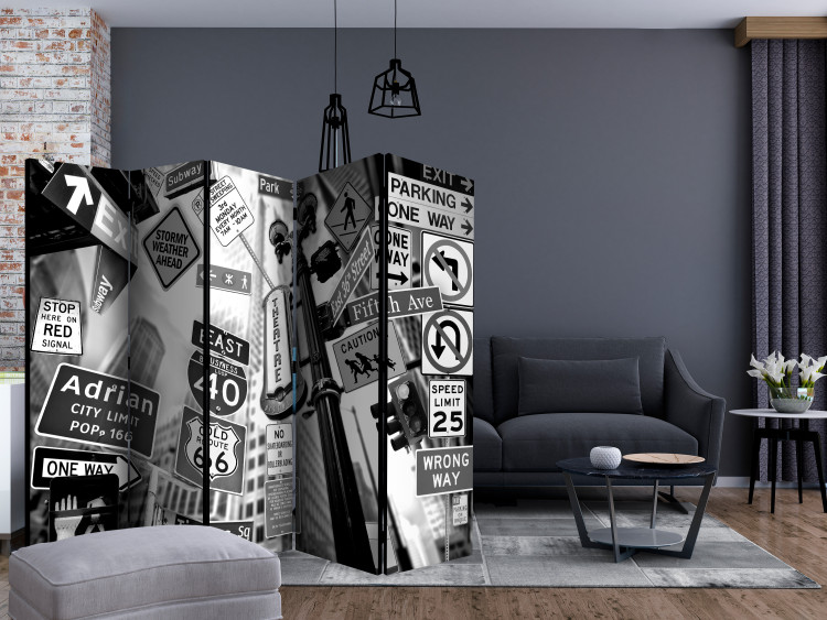 Room Divider Roads to Manhattan II (5-piece) - road signs in black and white 124238 additionalImage 4