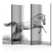 Room Divider White Gallop II (5-piece) - black and white frame with a horse on sand 132568