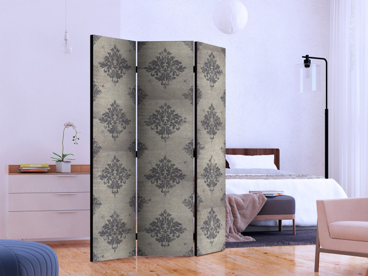 Folding Screen Autumn Reverie (3-piece) - gray composition in plant ornaments 133168 additionalImage 2