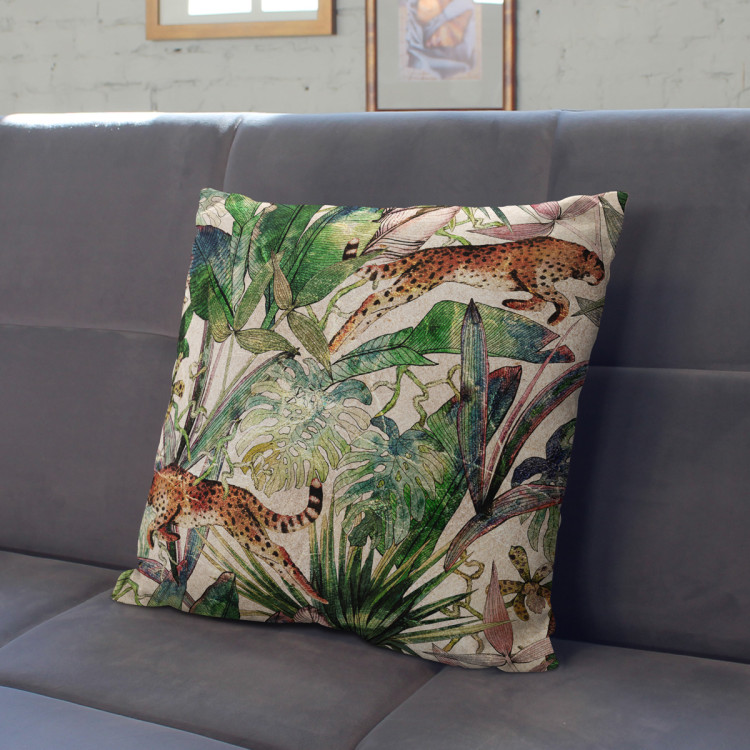 Decorative Microfiber Pillow Savannah parchment - tropical vegetation, cheetahs on beige background cushions 146898 additionalImage 5