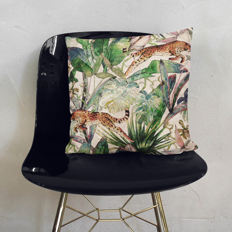 Decorative Microfiber Pillow Savannah parchment - tropical vegetation, cheetahs on beige background cushions 146898 additionalImage 4