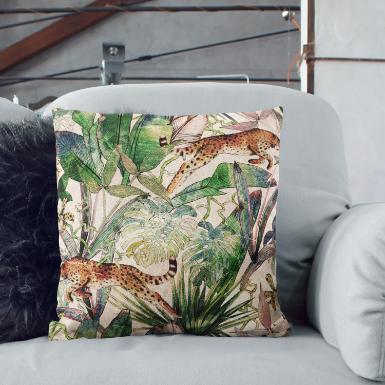 Decorative Microfiber Pillow Savannah parchment - tropical vegetation, cheetahs on beige background cushions 146898 additionalImage 2