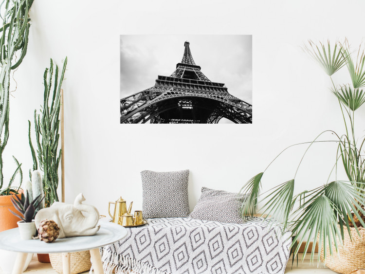 Poster Parisian giant - black and white shot of the Eiffel Tower from a frog's perspective 114919 additionalImage 17