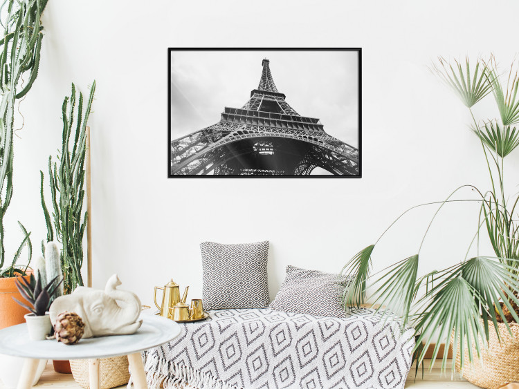Poster Parisian giant - black and white shot of the Eiffel Tower from a frog's perspective 114919 additionalImage 3