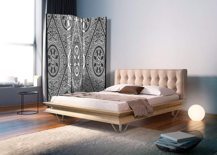 Room Separator Ethnic Monochrome - black and white mandala in oriental motif 95539 additionalImage 2