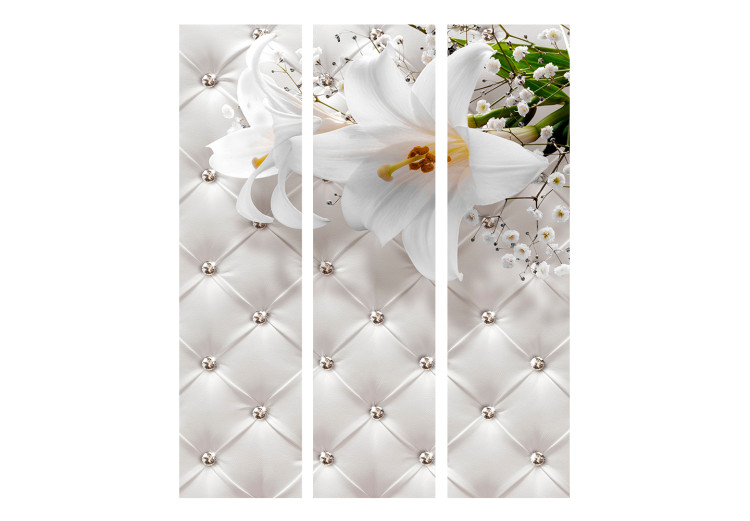 Room Separator Kingdom of Elegance - white lily flower on a quilted light skin background 133869 additionalImage 3