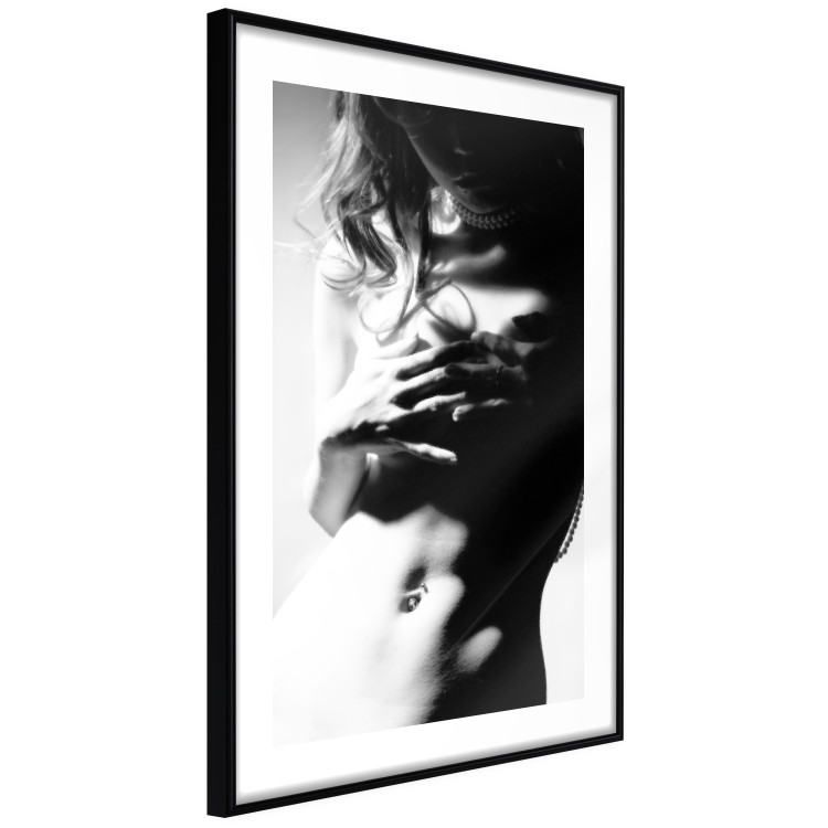 Poster Perfect Waist - black and white composition with a sensual female figure 114579 additionalImage 11