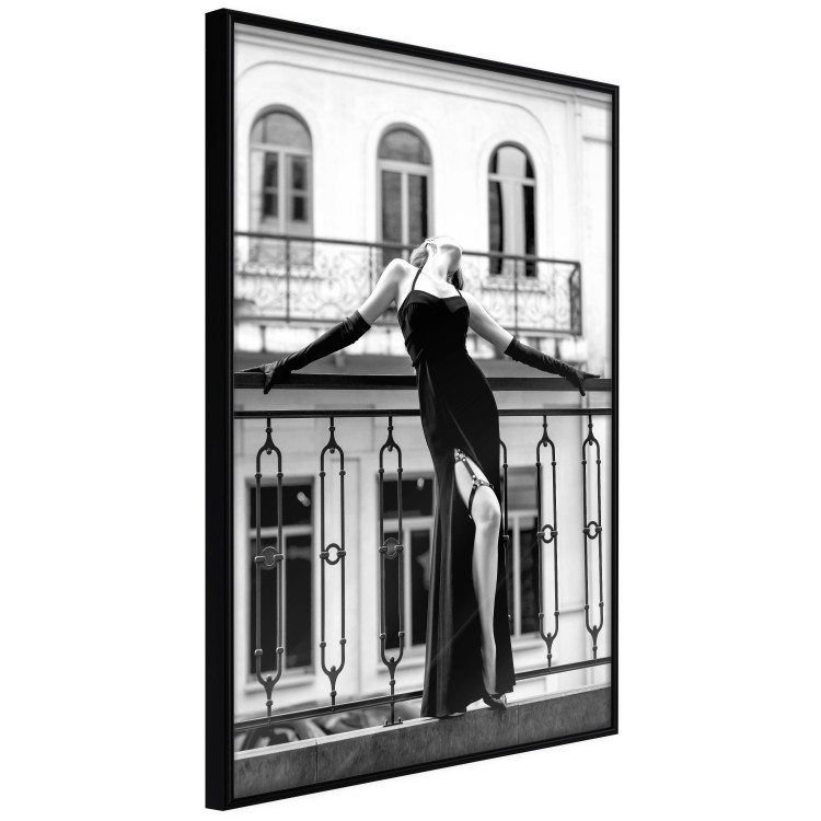Poster Dance in Paris - black and white photograph of a woman against architectural backdrop 132289 additionalImage 11