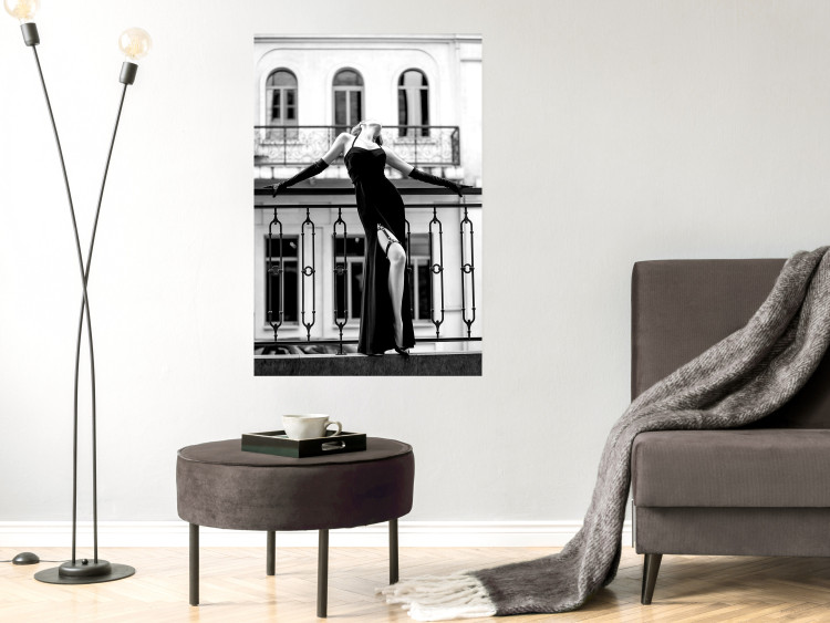 Poster Dance in Paris - black and white photograph of a woman against architectural backdrop 132289 additionalImage 2