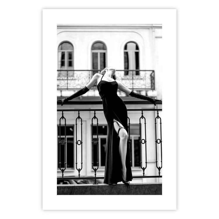 Poster Dance in Paris - black and white photograph of a woman against architectural backdrop 132289 additionalImage 25