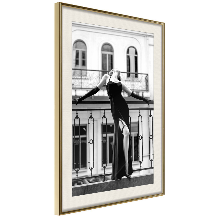 Poster Dance in Paris - black and white photograph of a woman against architectural backdrop 132289 additionalImage 3