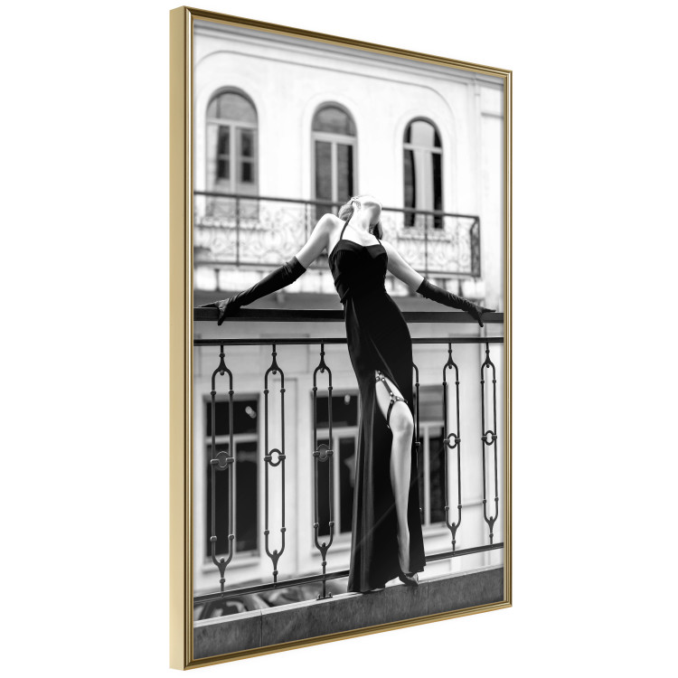 Poster Dance in Paris - black and white photograph of a woman against architectural backdrop 132289 additionalImage 12