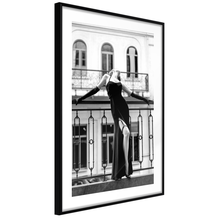 Poster Dance in Paris - black and white photograph of a woman against architectural backdrop 132289 additionalImage 6
