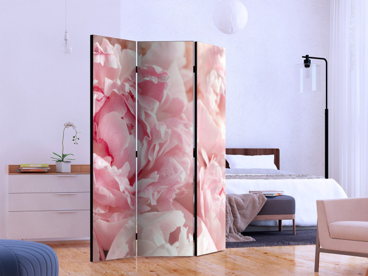 Room Separator Sweet Peonies - pink flower petals against a bright light glow background 118399 additionalImage 2