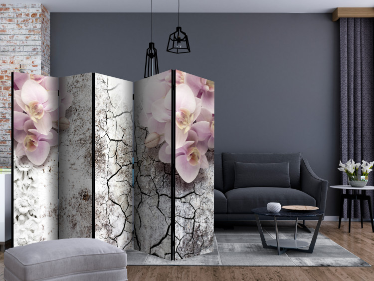 Folding Screen Rosy Orchids II (5-piece) - collage in pink flowers on concrete 132799 additionalImage 4