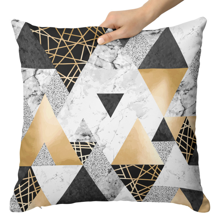 Decorative Microfiber Pillow Elegenat geometry - a minimalist design with imitation marble and gold cushions 146799 additionalImage 5