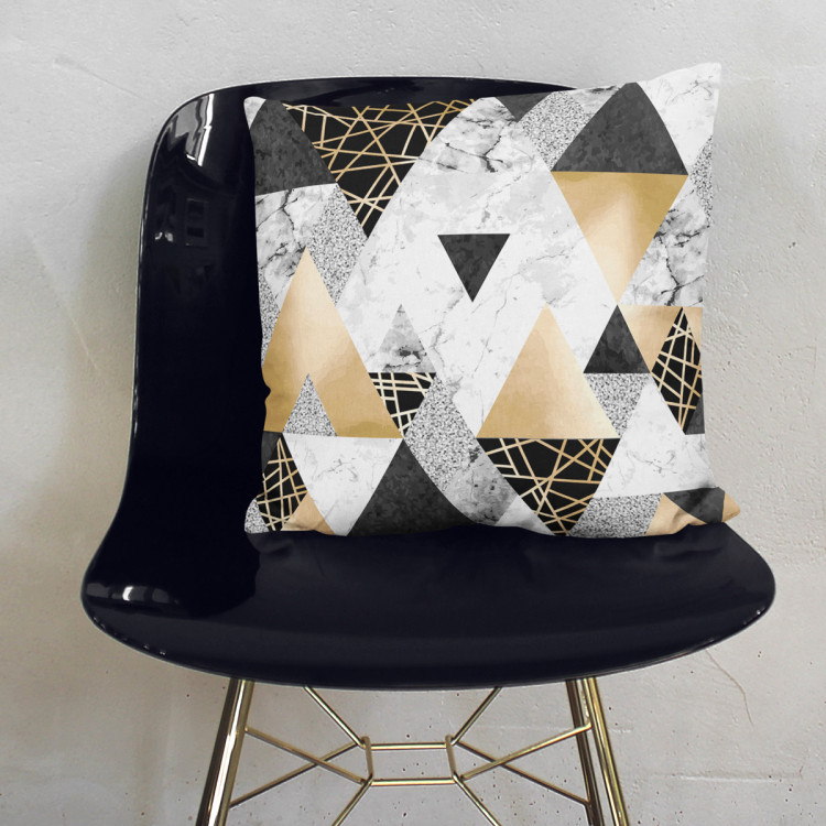 Decorative Microfiber Pillow Elegenat geometry - a minimalist design with imitation marble and gold cushions 146799 additionalImage 4