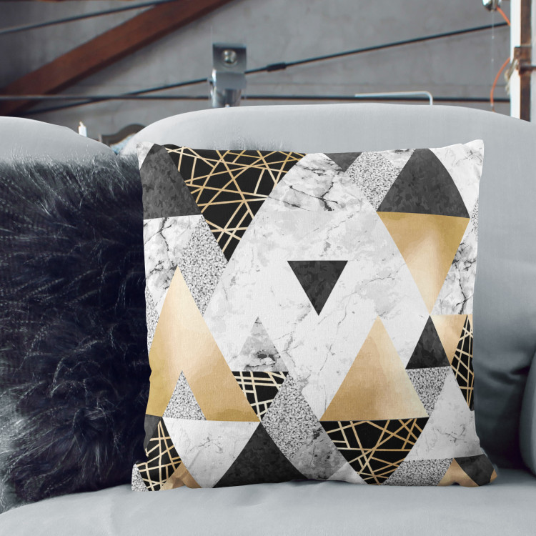 Decorative Microfiber Pillow Elegenat geometry - a minimalist design with imitation marble and gold cushions 146799 additionalImage 7