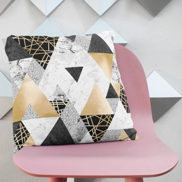 Decorative Microfiber Pillow Elegenat geometry - a minimalist design with imitation marble and gold cushions 146799 additionalImage 2